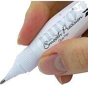 Nuvo Smooth Precision Glue Pen